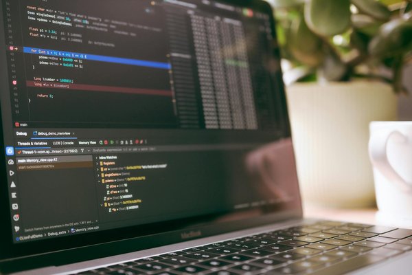 Augmentez votre efficacité grâce au système triple écran x3 pro